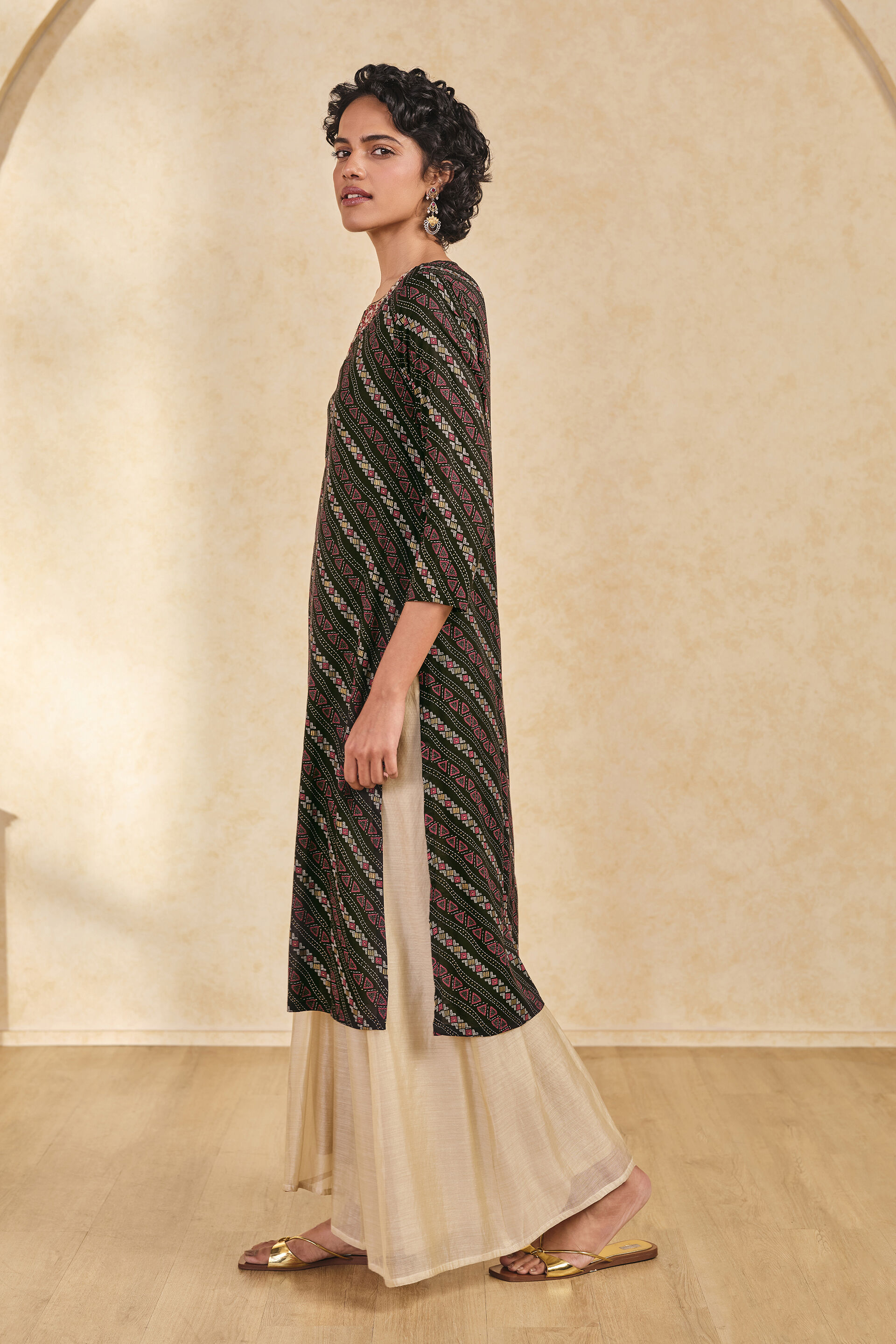 Straight Fit Black Embroidered Kurta, Black, image 2